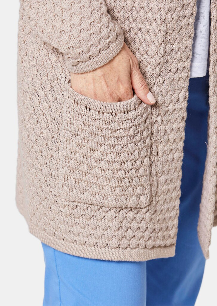 Strickjacke in raffinierter Struktur