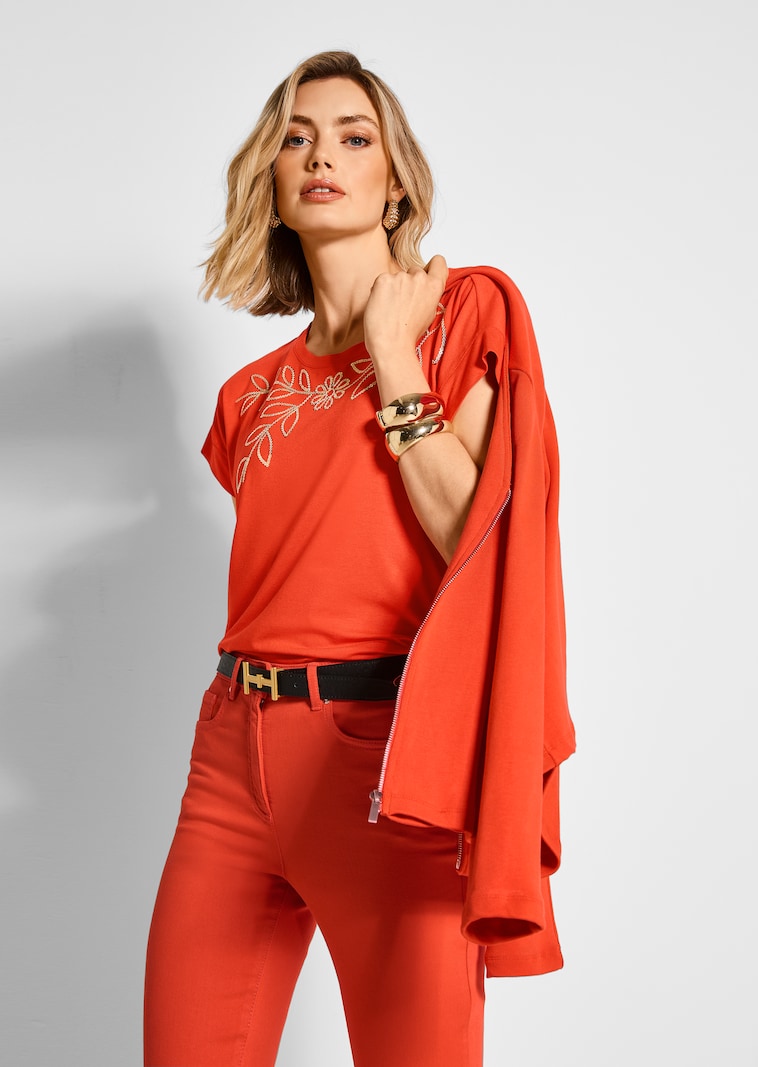 Jeans mit feinem Fransensaum