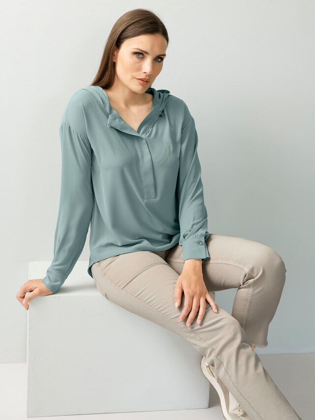 Bluse mit Kapuze 6
