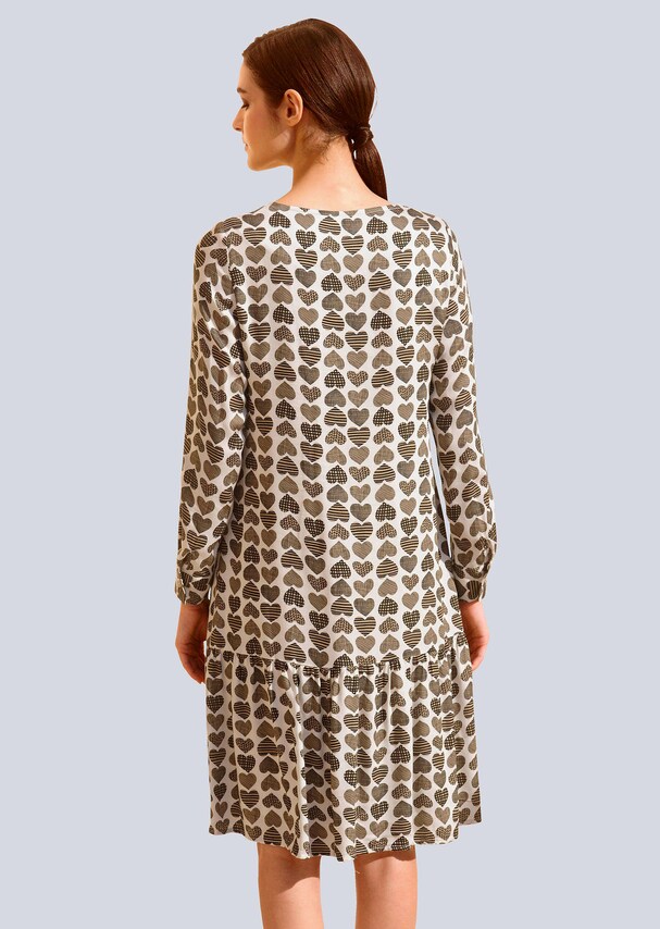 Kleid mit Herzendessin 6