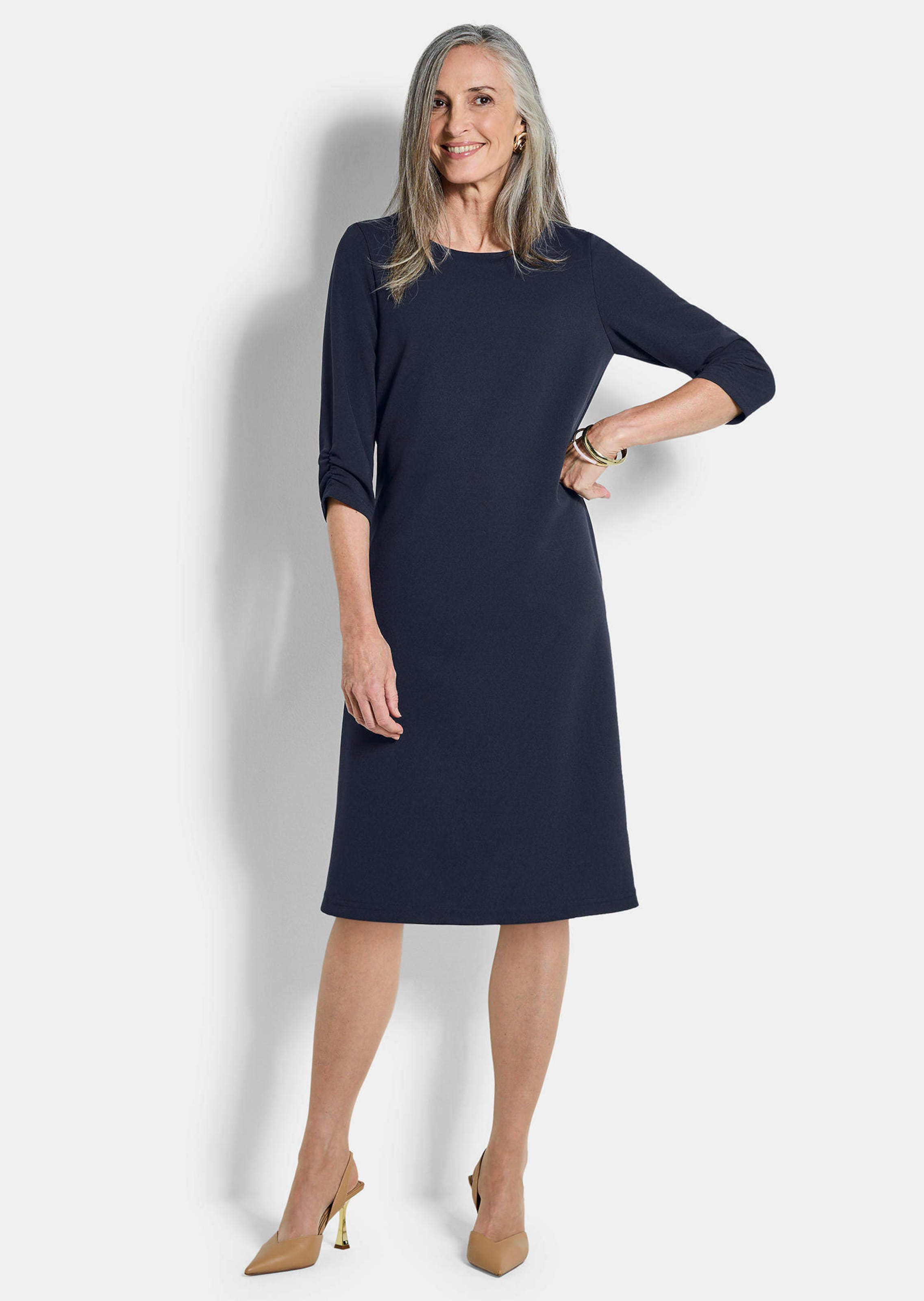 Elegantes Kleid mit gerafften Ärmeln