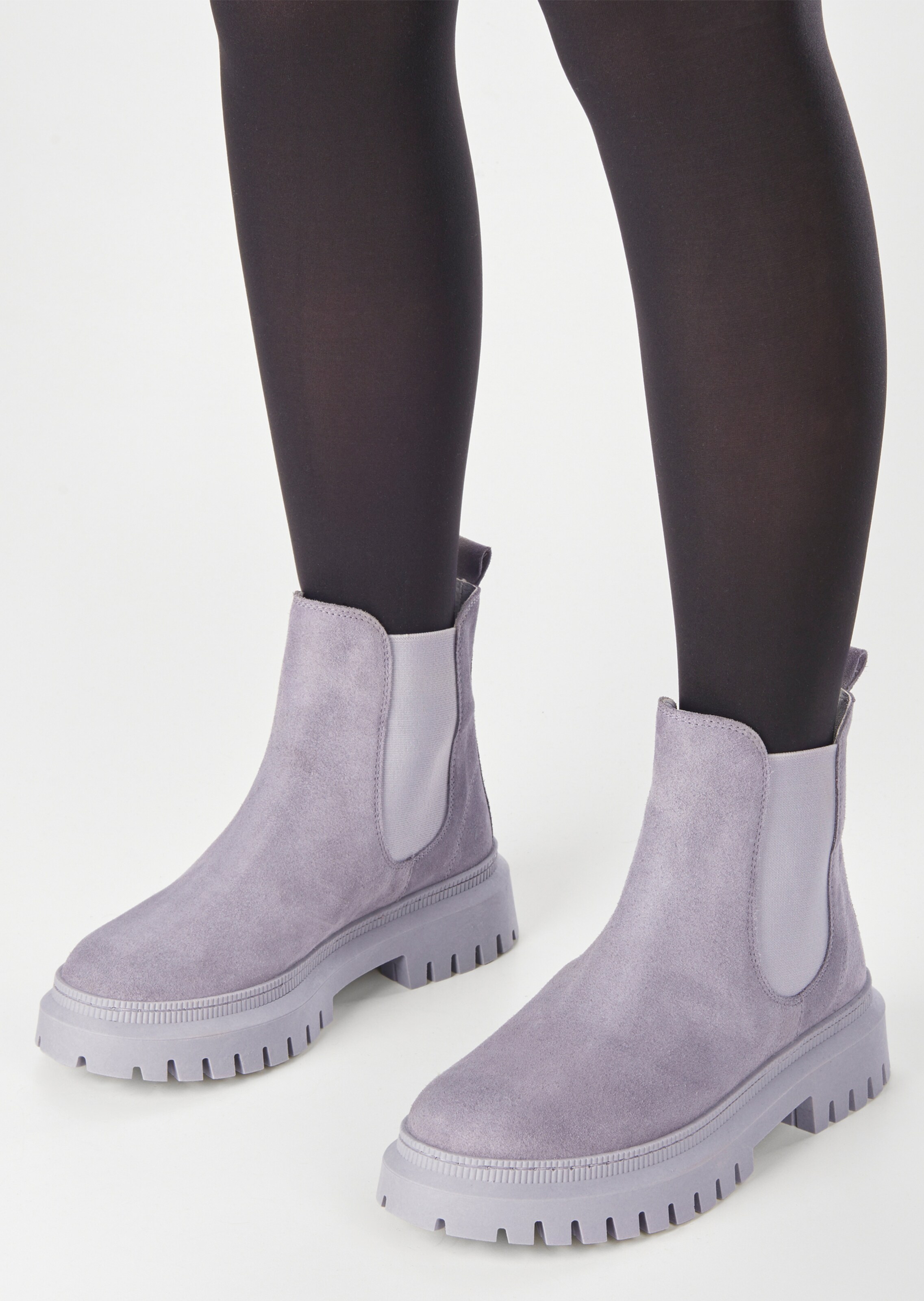 Wildlederboots mit Profil