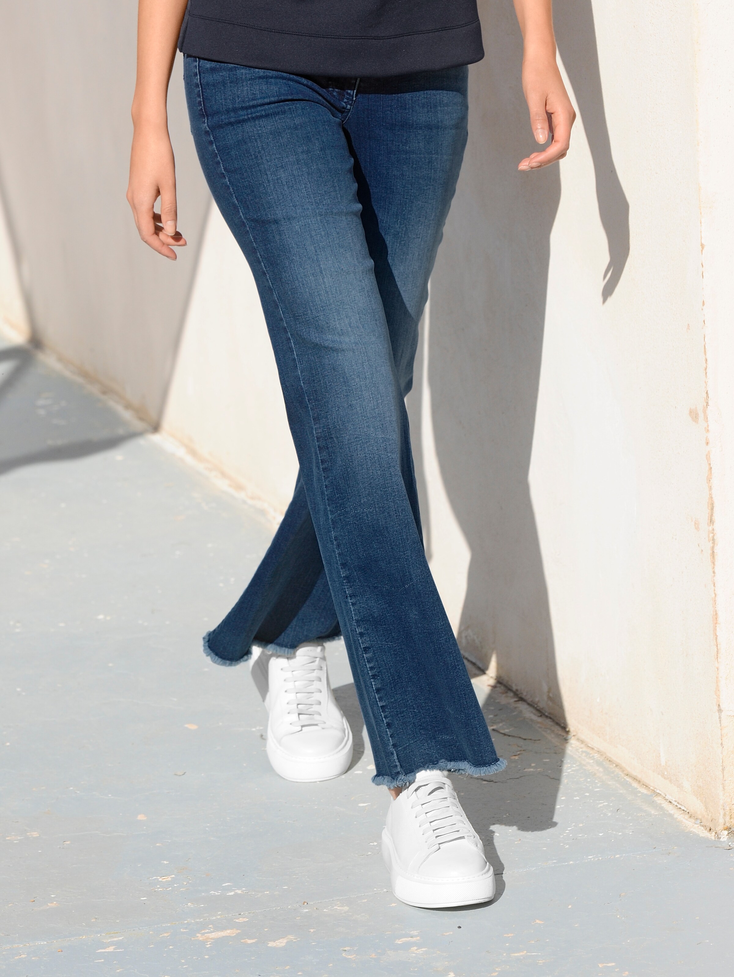Jeans mit modisch weitem Bein 4