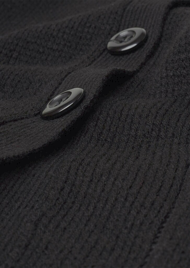 Kuschelweiche Strickjacke in kaschierender Länge