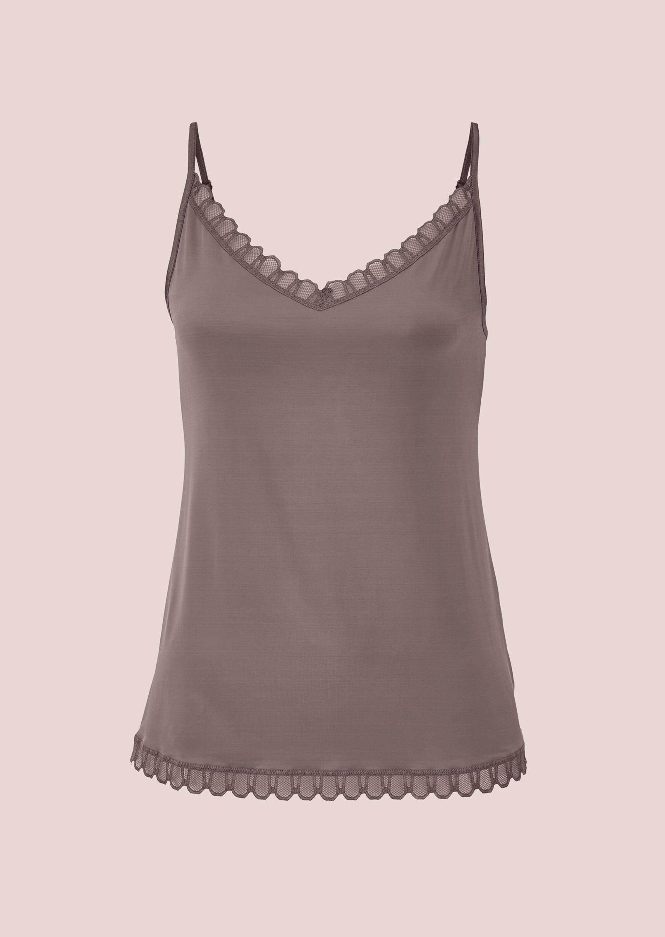 Spagettiolkaintoppi pitsireunuksilla