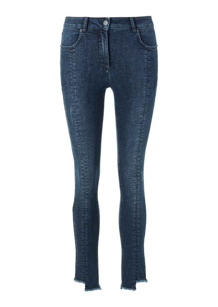 Slim jeans with new trend details