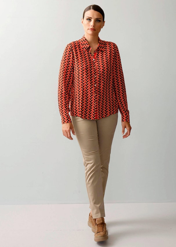 Hemdbluse in grafischem Dessin 1