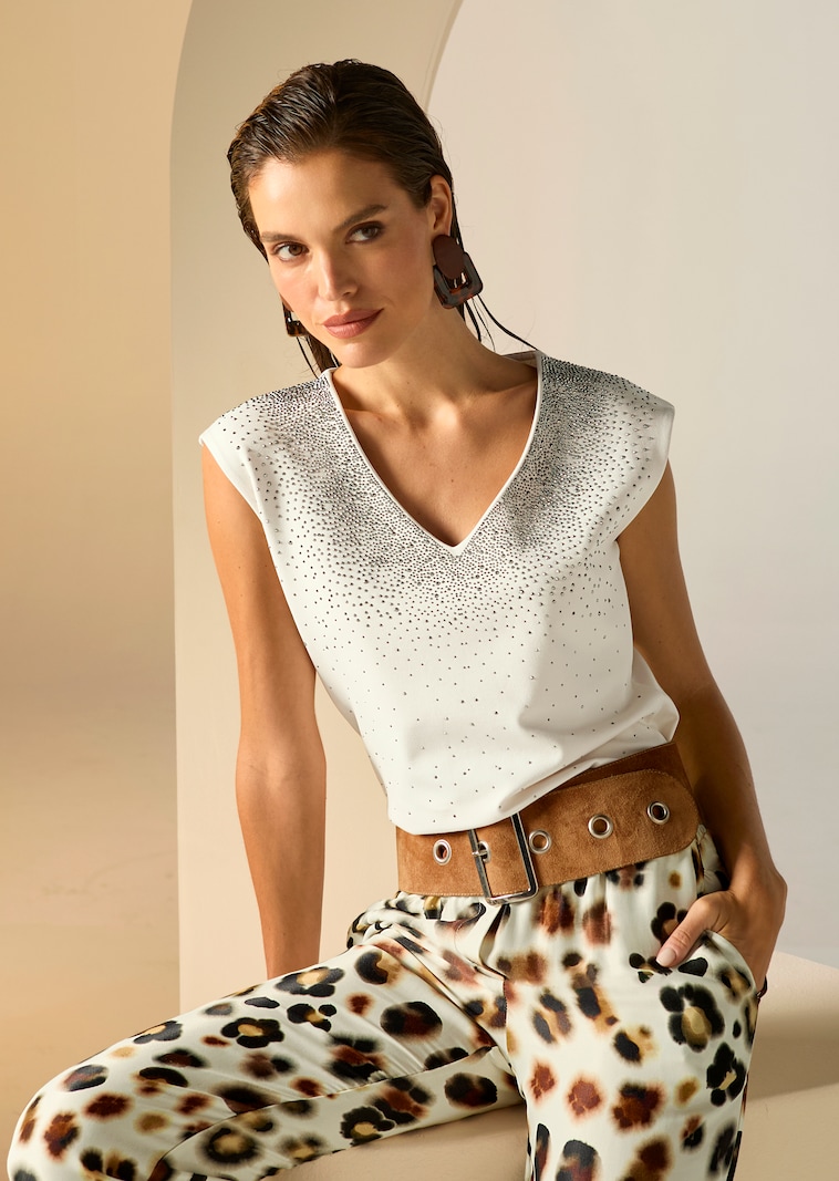 Strass-Shirt mit V-Ausschnitt