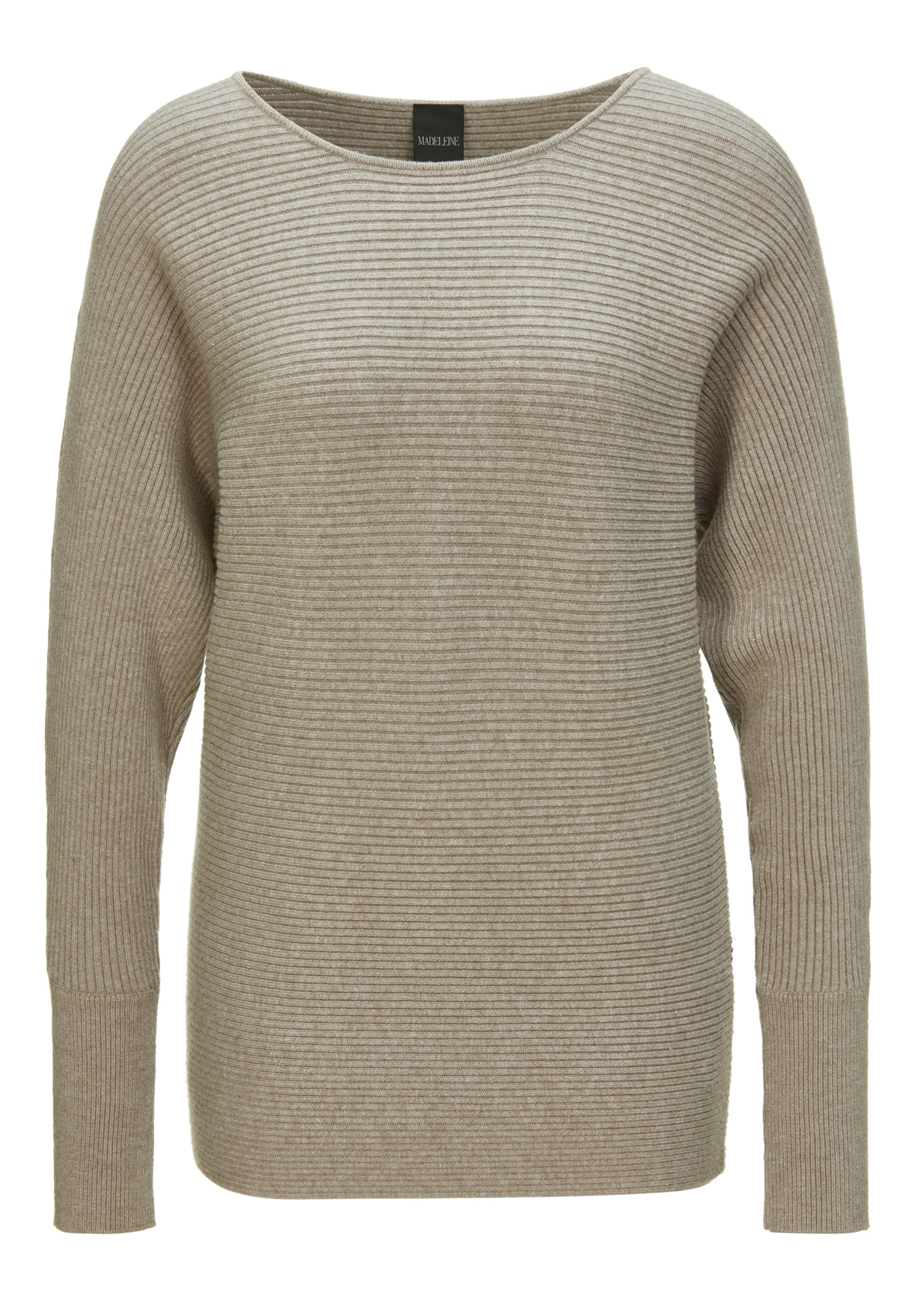 Round neck jumper with batwing sleeves