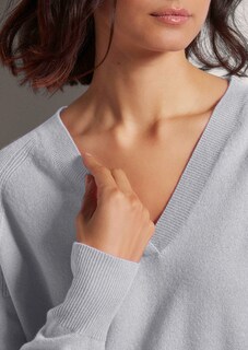 Kaschmirpullover mit V-Ausschnitt thumbnail 5