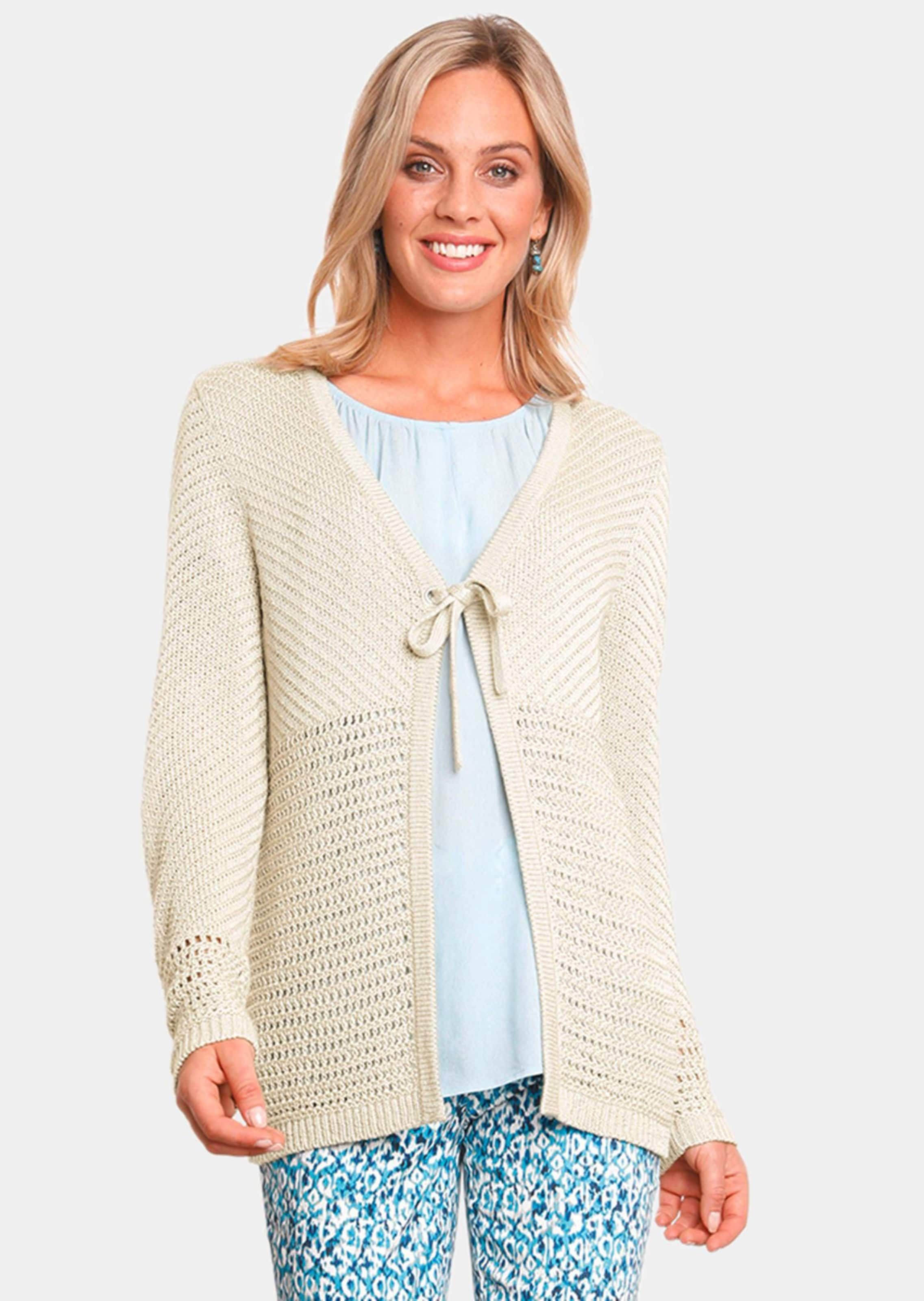 Strickjacke mit aufwändiger Strickstruktur