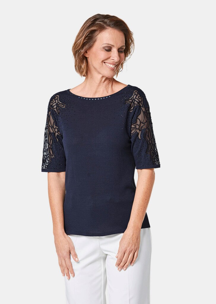 Pullover mit Spitzeneinsätzen und Glanzsteinchen