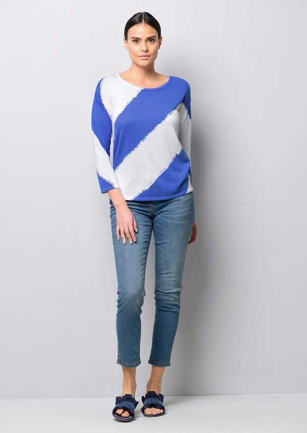 Pullover mit grafischem Streifendessin 1