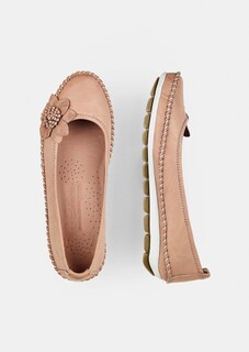 Ballerina thumbnail 2