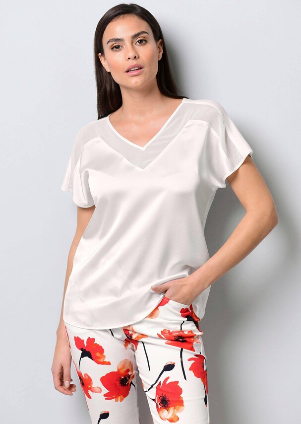 Shirt mit Spitzen am Ausschnitt