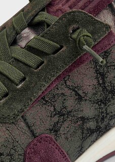 Sneaker thumbnail 3