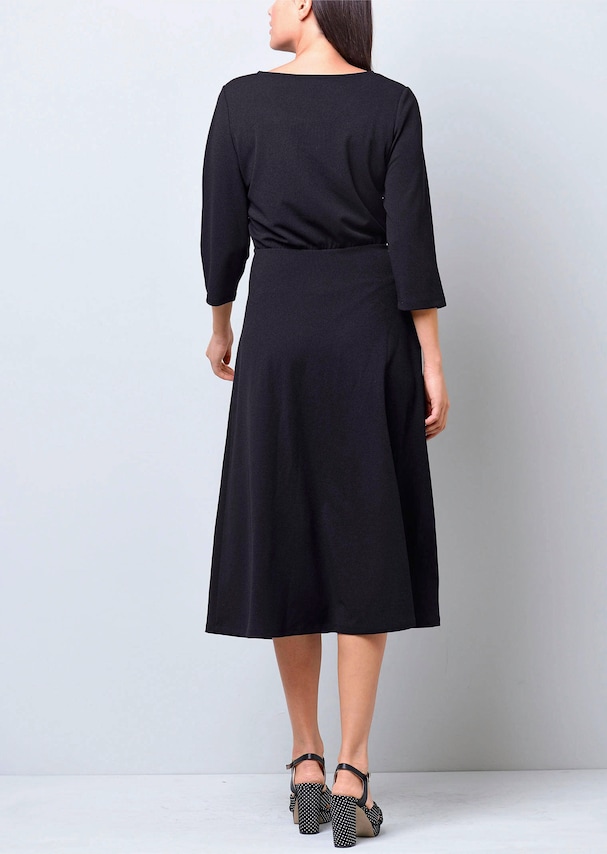 Kleid mit dekorativem Gürtel 1