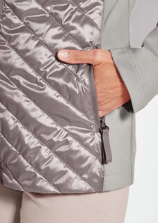 Pusakka, jossa pystykaulus thumbnail 5