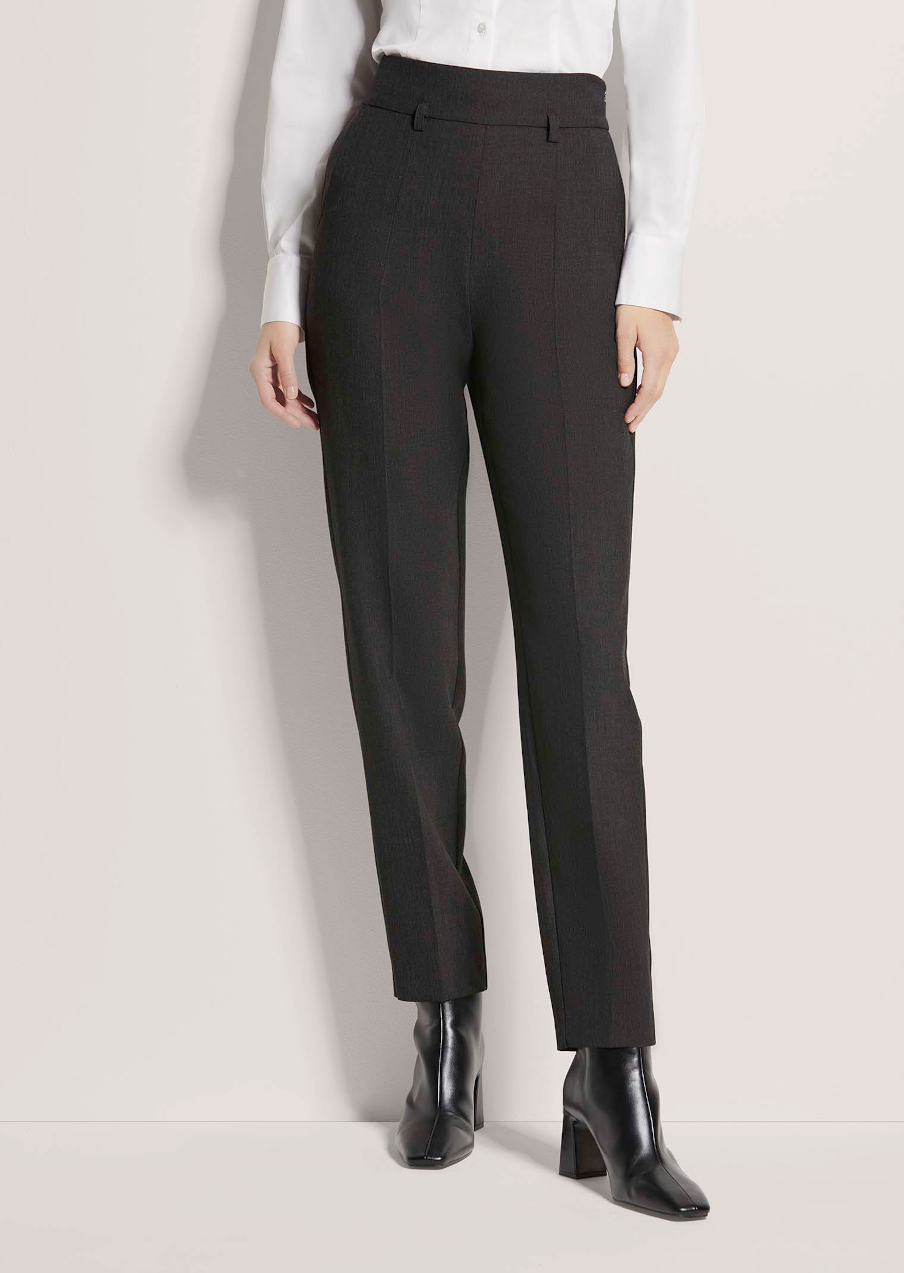 Slim-fit stretch trousers with creases