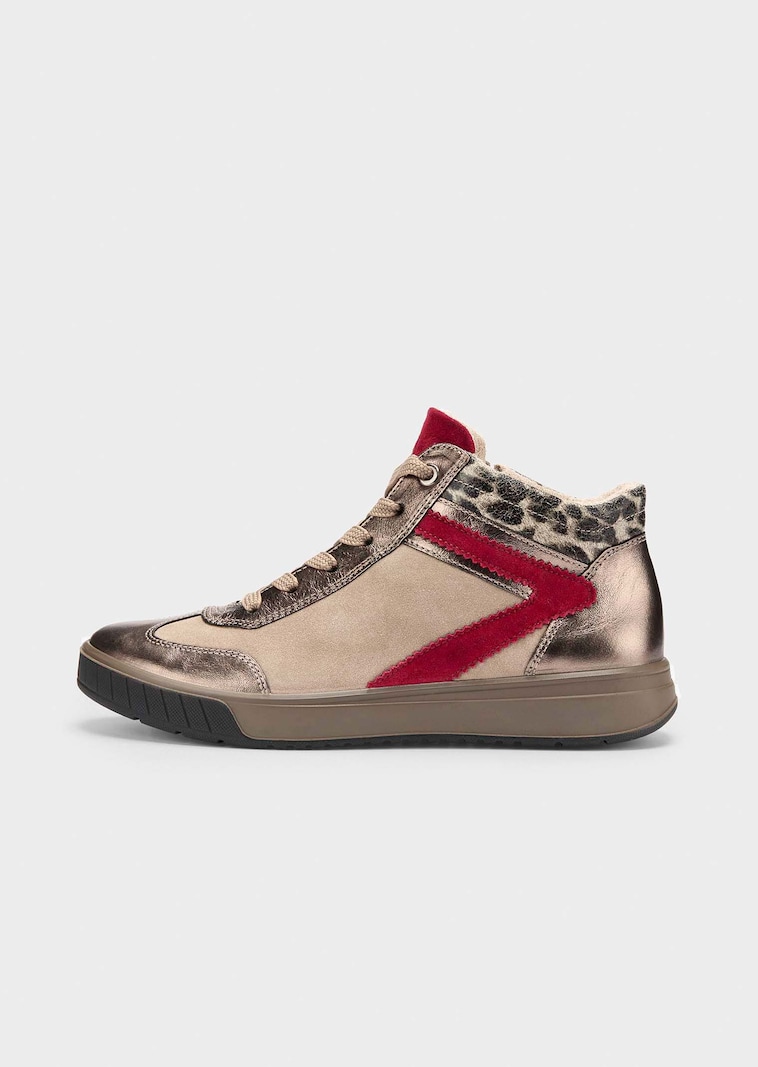 Sneaker mit Leo Print und Metallic-Optik