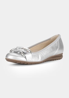 Ballerina aus Leder mit Schmuckkette thumbnail 4