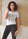 Statement-Shirt mit U-Boot-Ausschnitt thumbnail 1