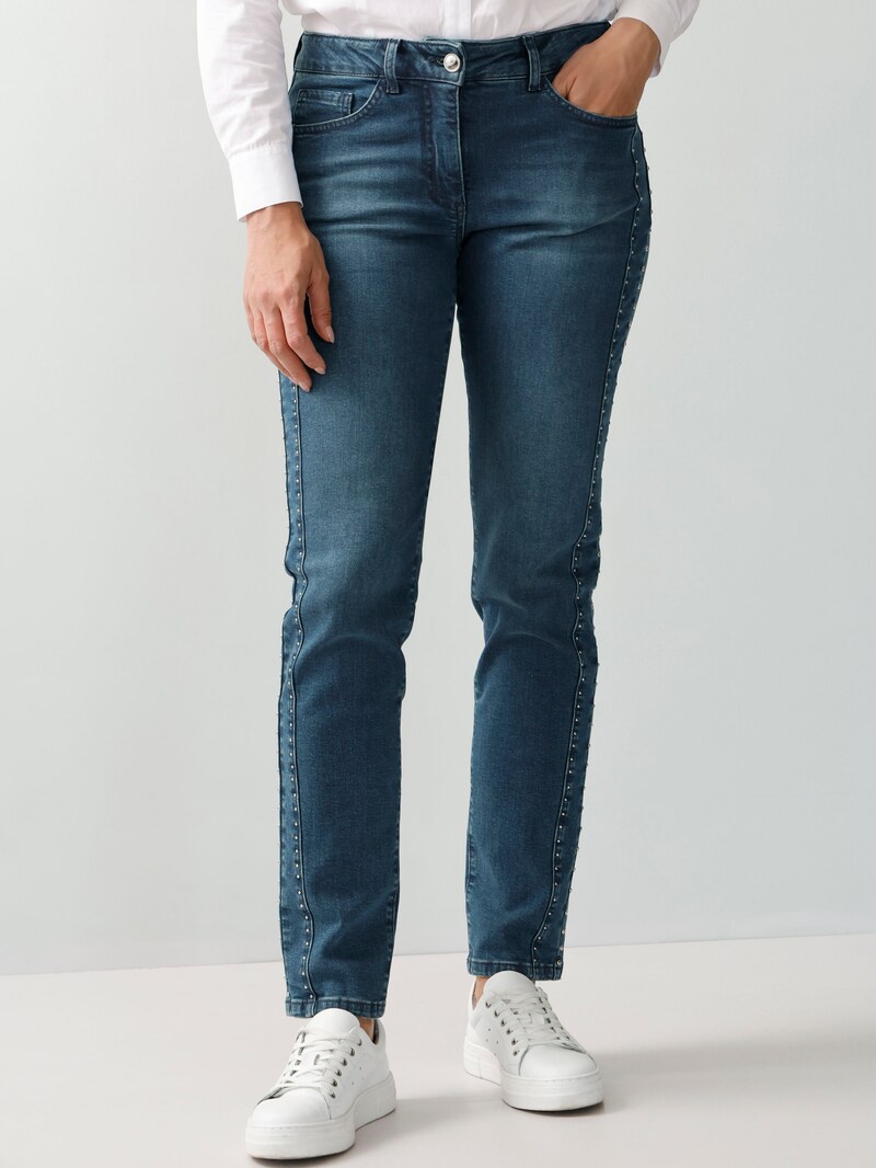Jeans mit Nietenverzierung