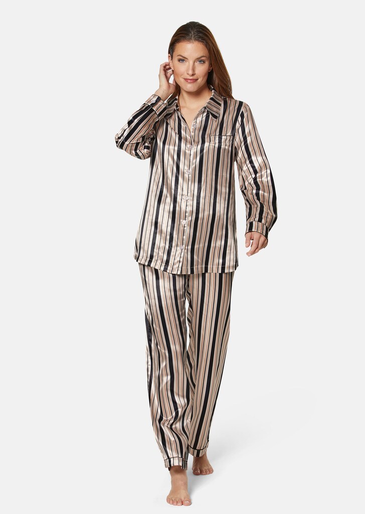 Pyjamas in an elegant striped design 1