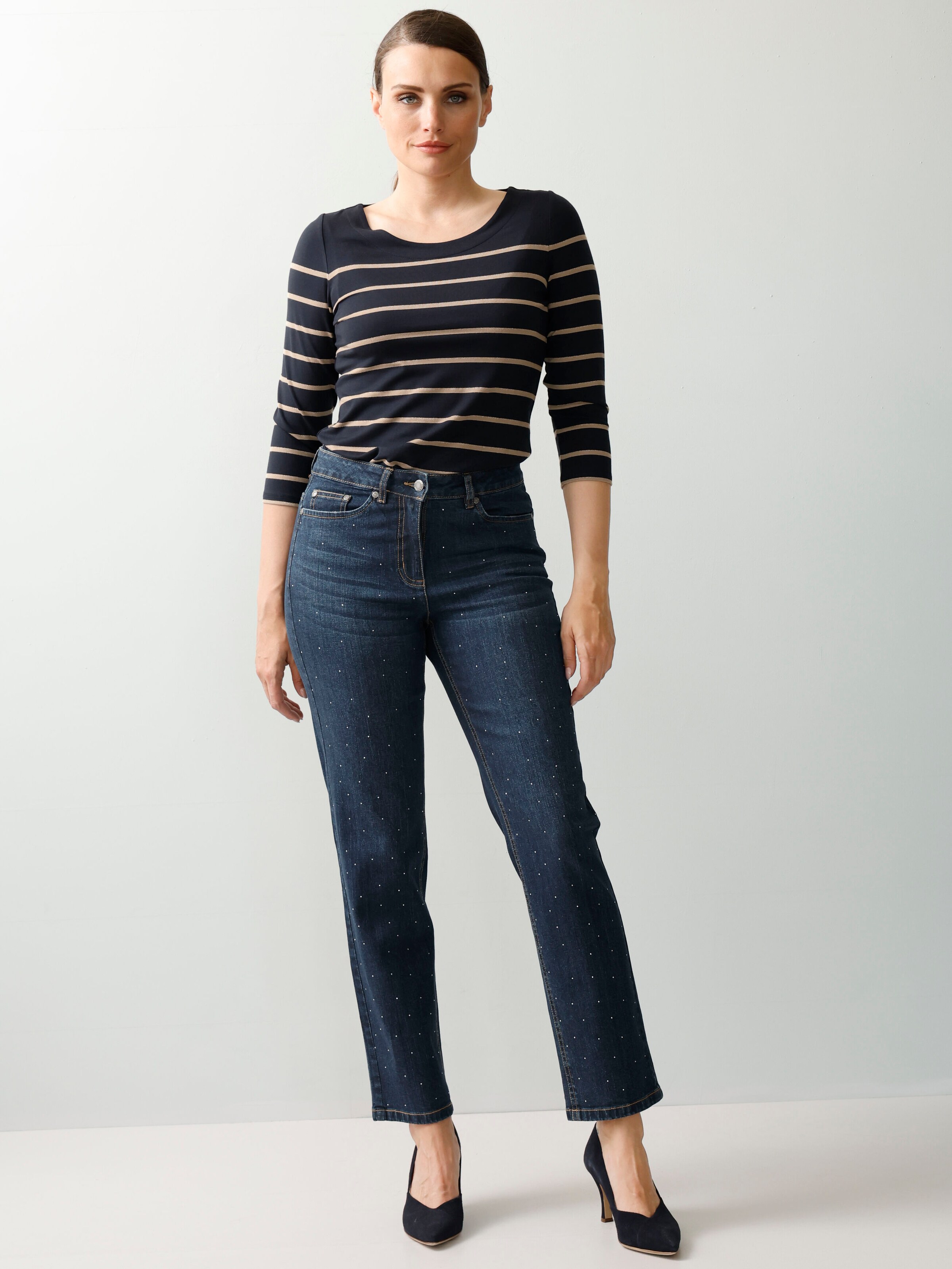 Jeans mit Nietenverzierung 5