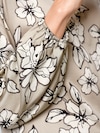 Bluse mit kleinem V-Ausschnitt thumbnail 5