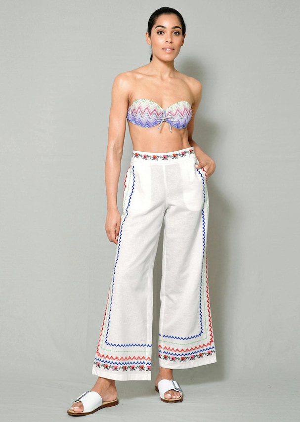 Strandhose mit bunter Stickerei 1