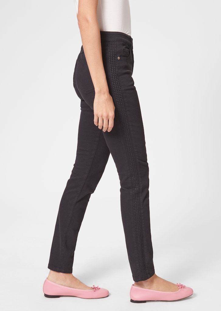Schlanke Stretch-Jeans mit seitlicher Dekoration 3