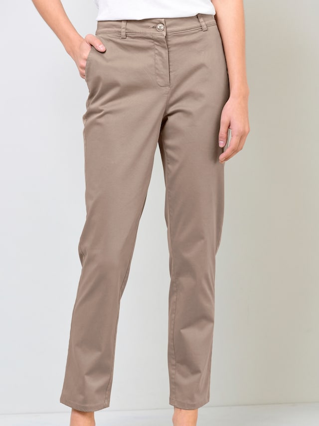 Hose mit Bügelfalte