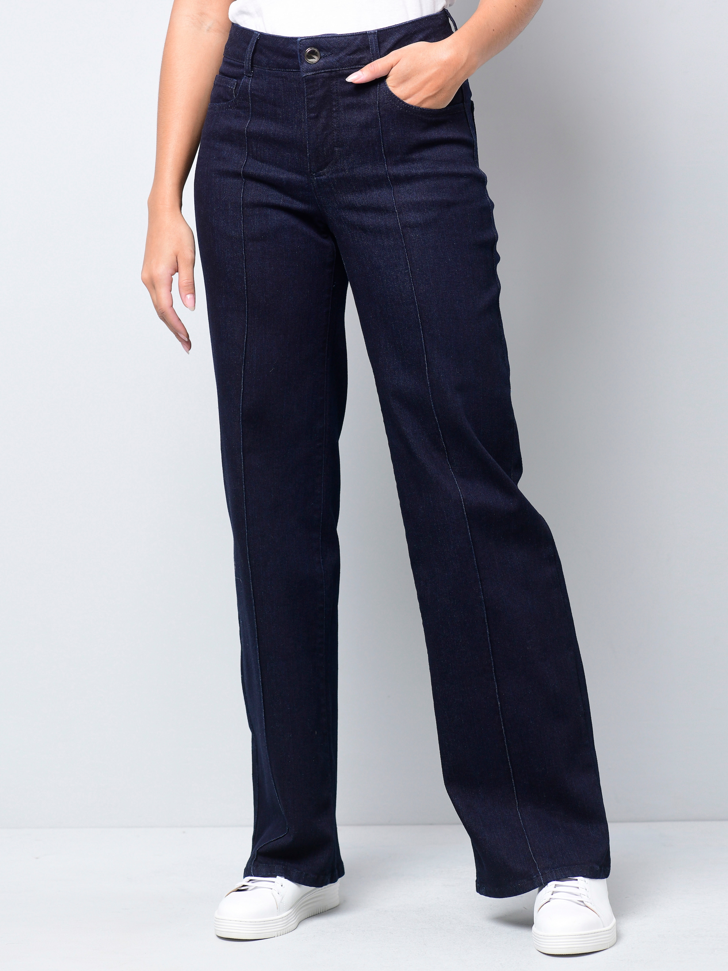 Jeanshose mit Biesen