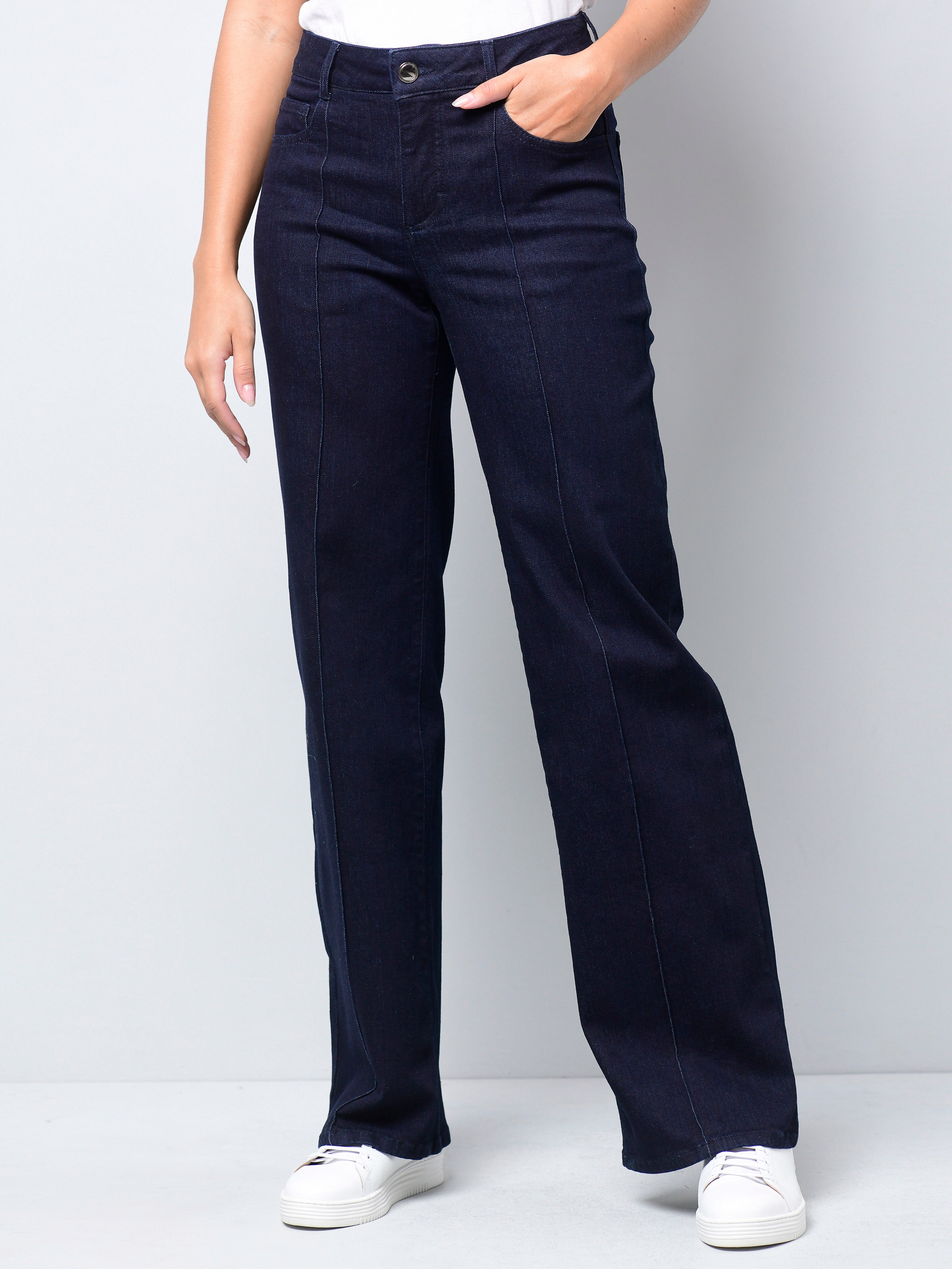 Jeanshose mit Biesen