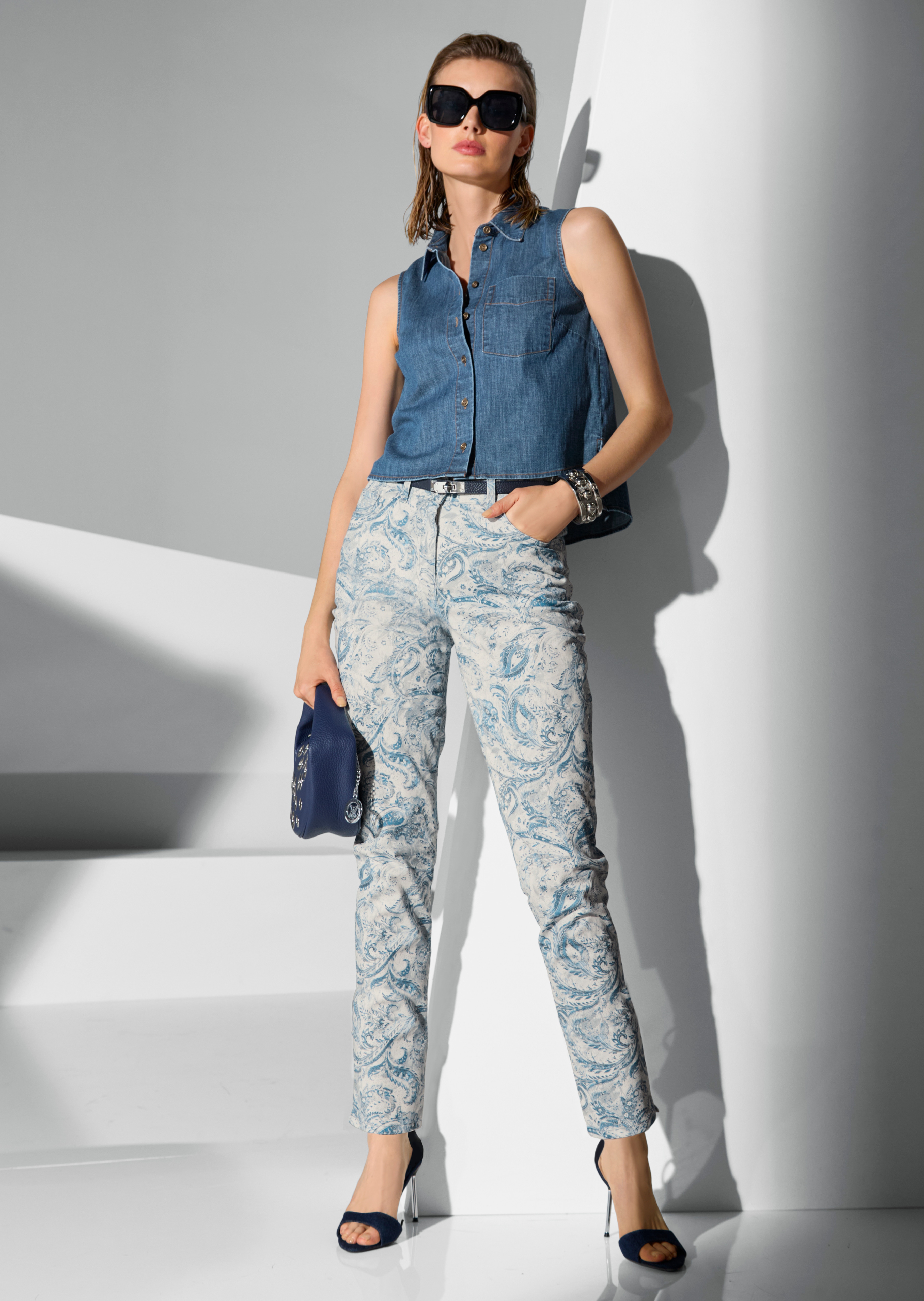 Denimhose mit Paisley-Print