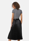 Pleated skirt in a subtle checked pattern thumbnail 3