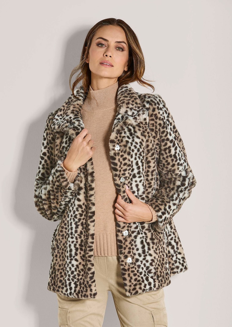 Webpelz-Mantel im Leo-Look