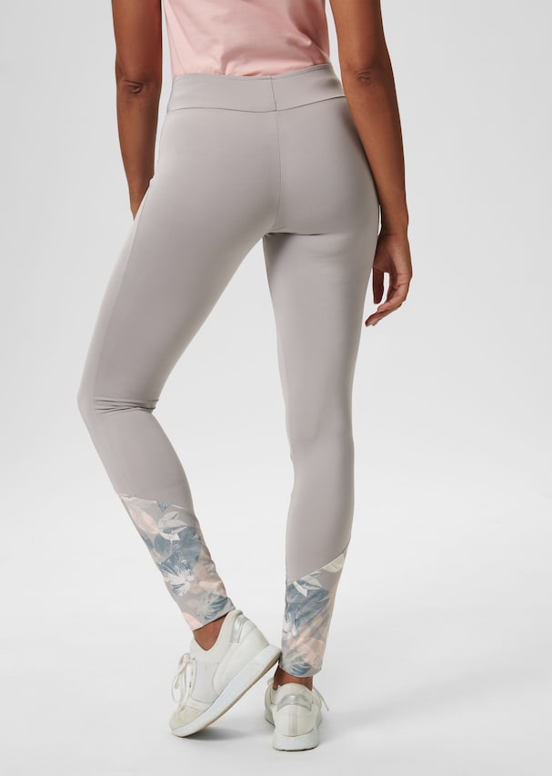 Leggings with floral inserts 2