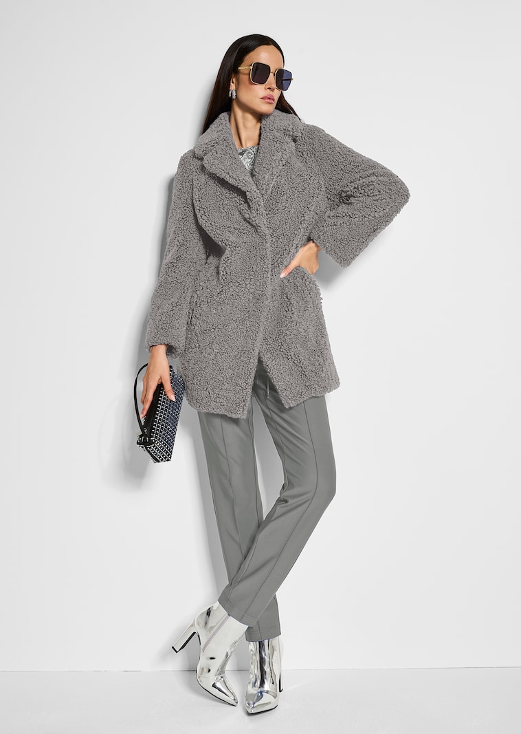 Manteau en peluche à col à revers