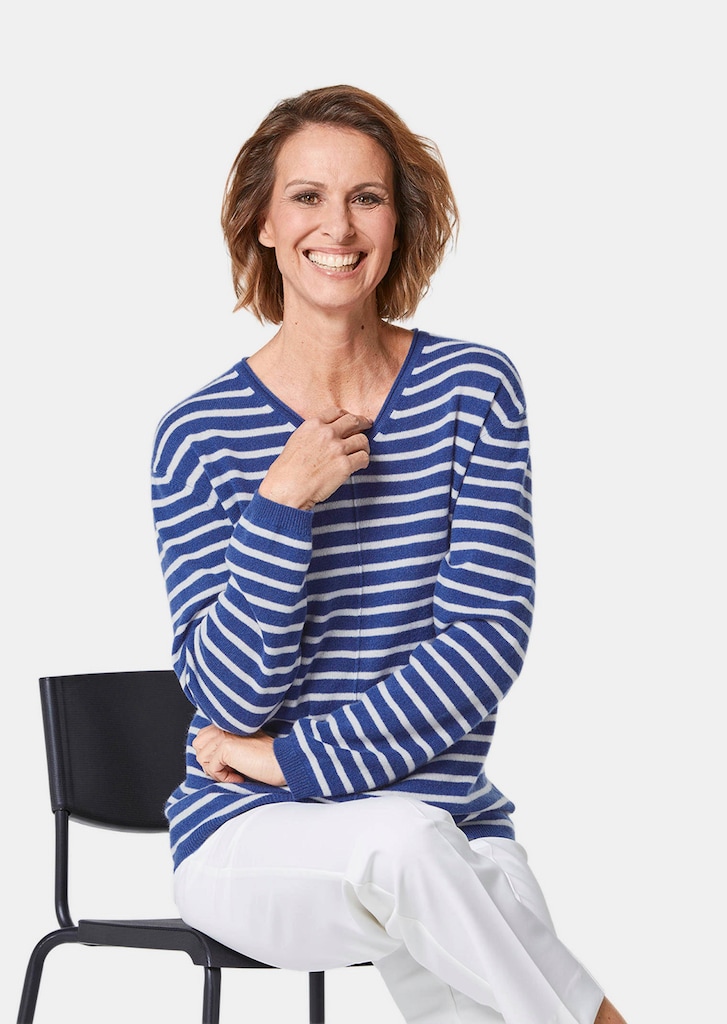 Kaschmirpullover mit V-Ausschnitt