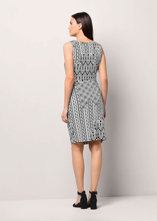 Kleid mit Knoten vorne 2