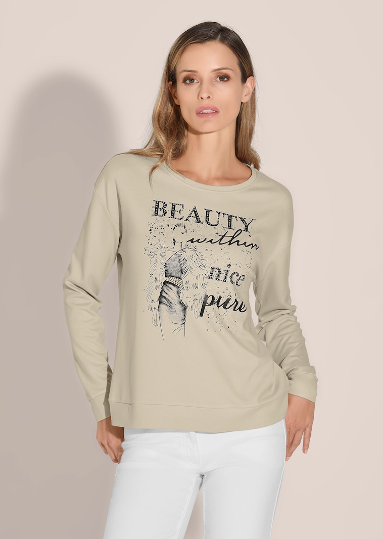 Oversize sweatshirt with a fashionable print