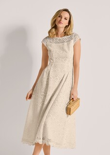 Sleeveless lace dress thumbnail 4