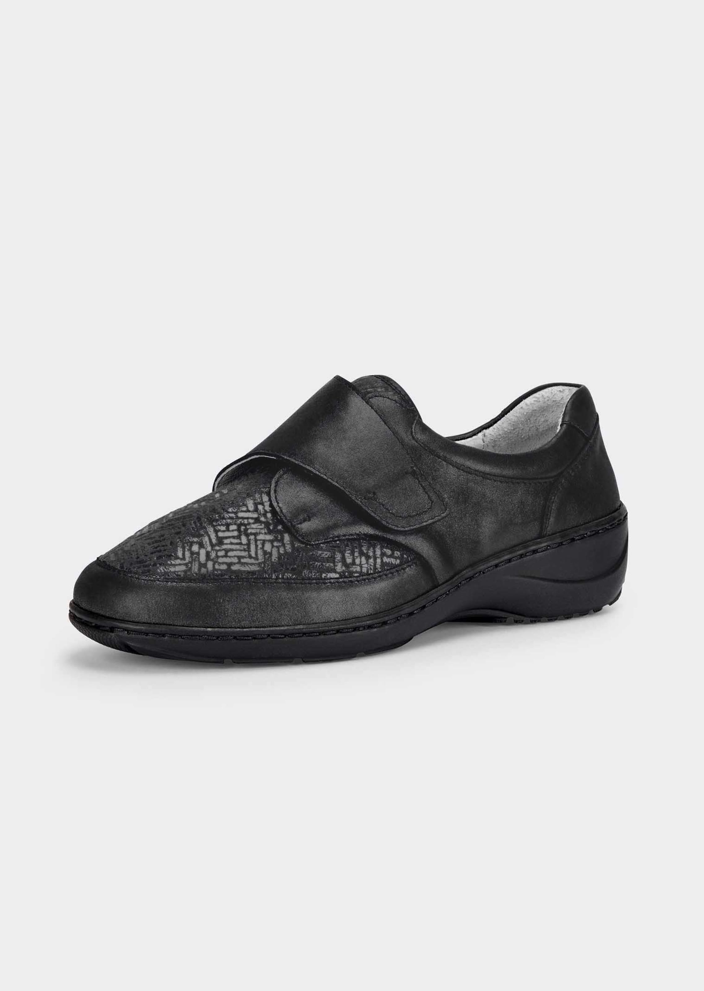 Chaussures basses avec large fermeture velcro