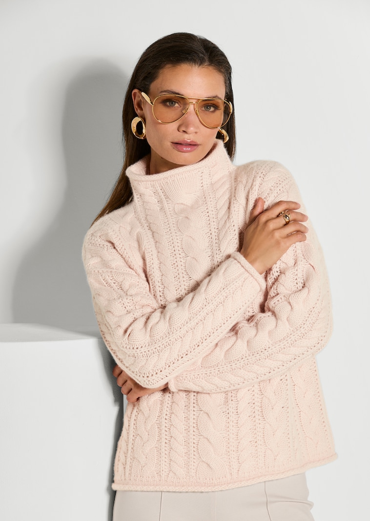 Zopf-Pullover im Oversize-Look