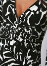 Kleid in schöner Wickeloptik und tiefem Ausschnitt thumbnail 6