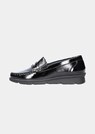 Mocassins brillants avec barrette décorative thumbnail 4