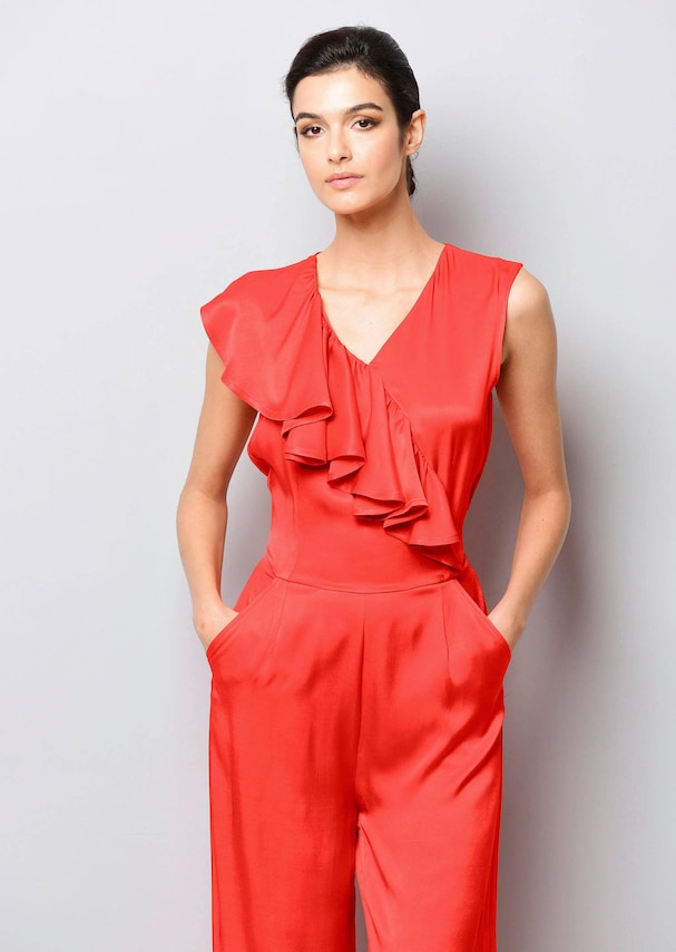 Overall mit Volant am Ausschnitt