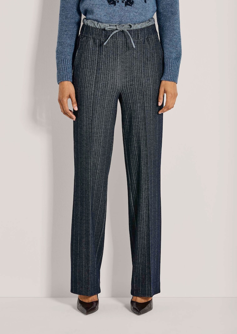 Weite Jersey-Hose in raffiniertem Muster-Mix